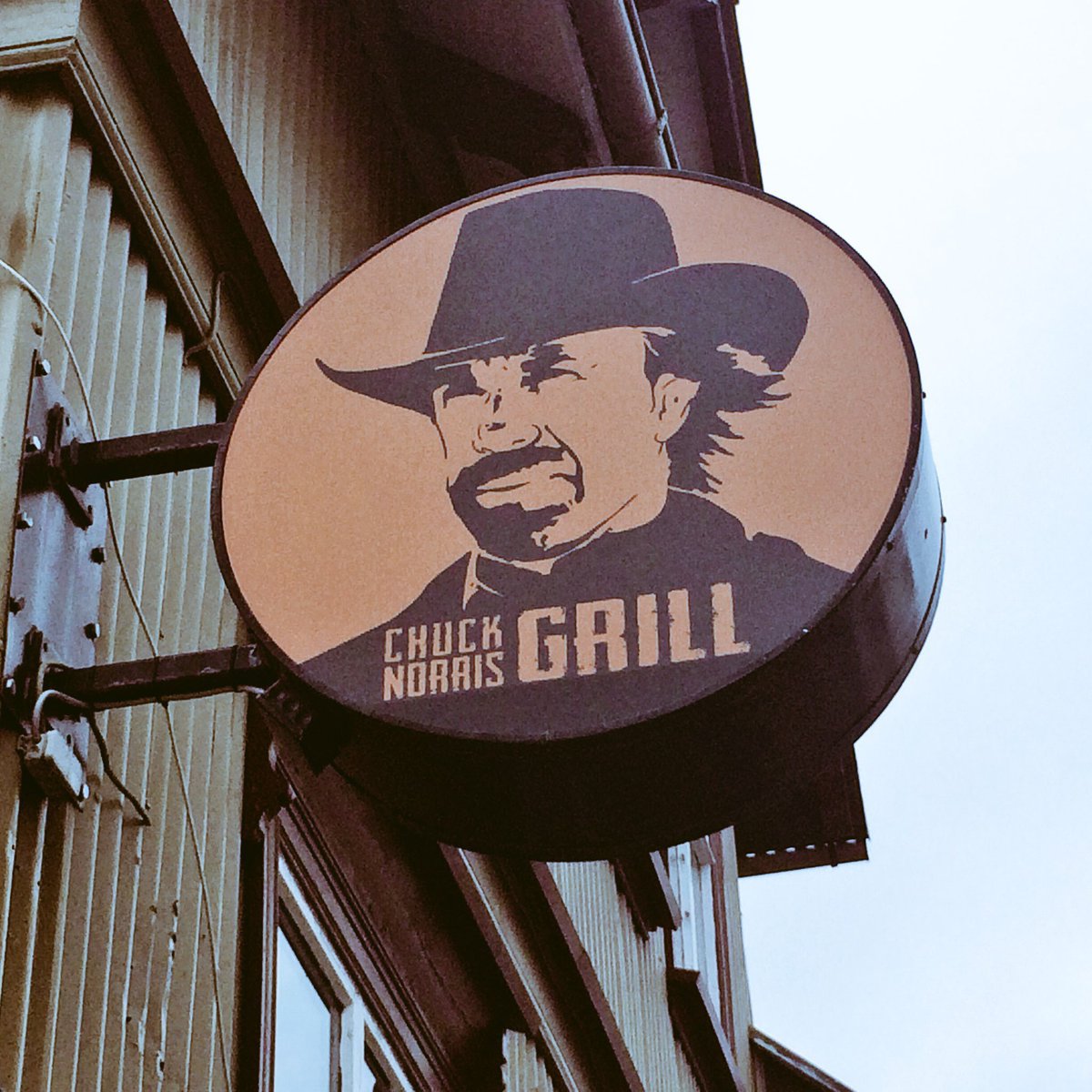 easternKicks tweet media