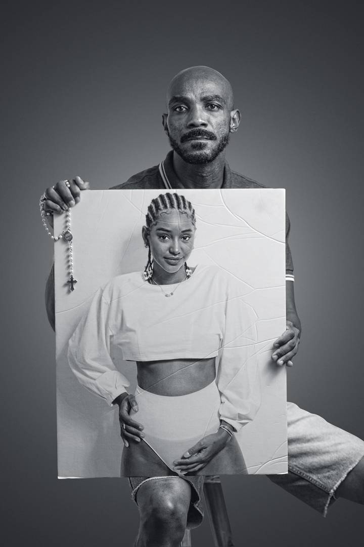 Ridículos 2 anos e 15 dias de reclusão! Em REGIME ABERTO e a sentença ainda cabe recurso.

Pelo homicídio, outros PMs AINDA são julgados.

É  inacreditável que a vida de uma mulher, preta, pobre e de seu filho valham 2 anos e 15 dias para a justiça brasileira.

Me diz, é justo?