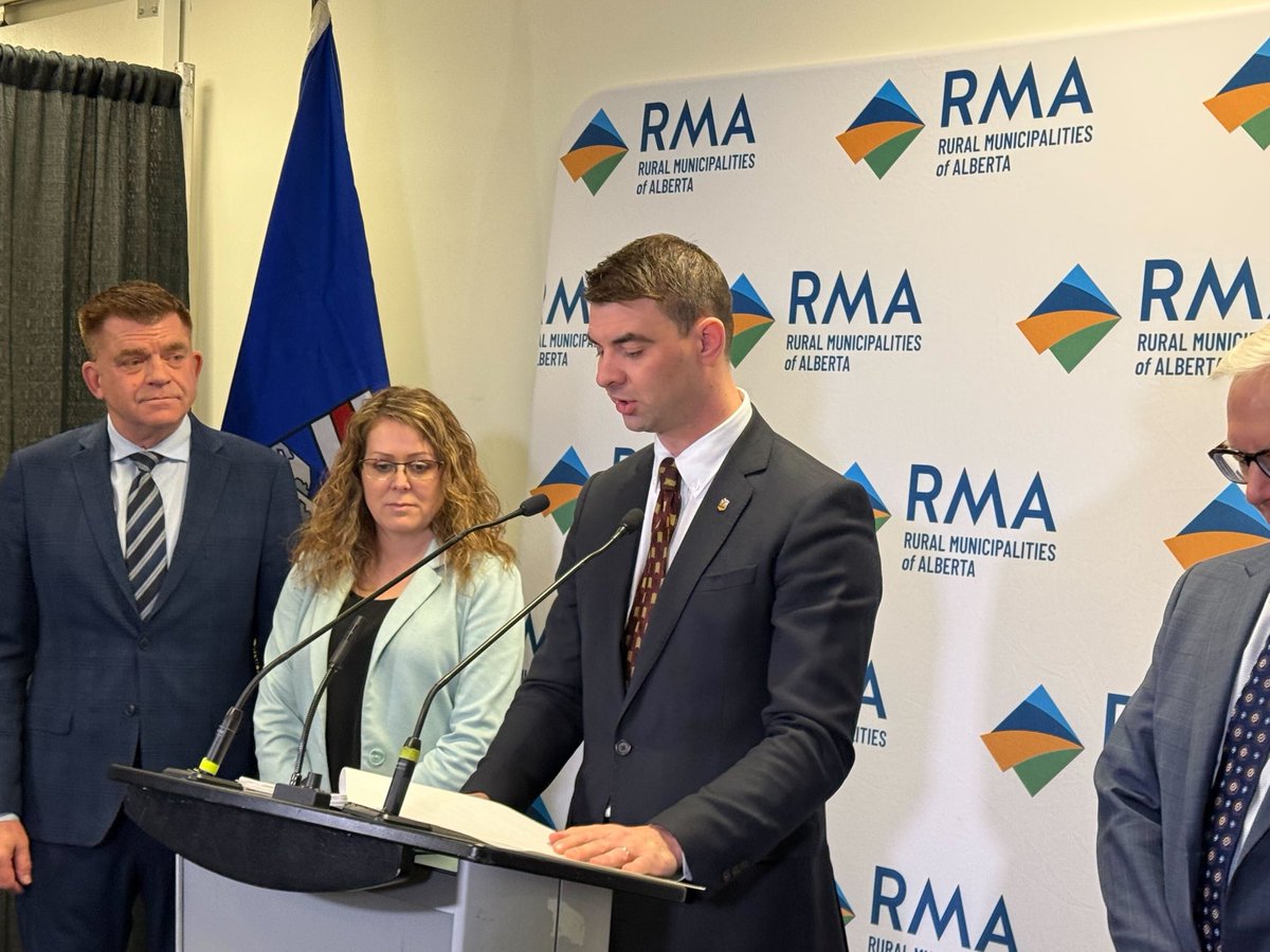 Dan Williams tweet media