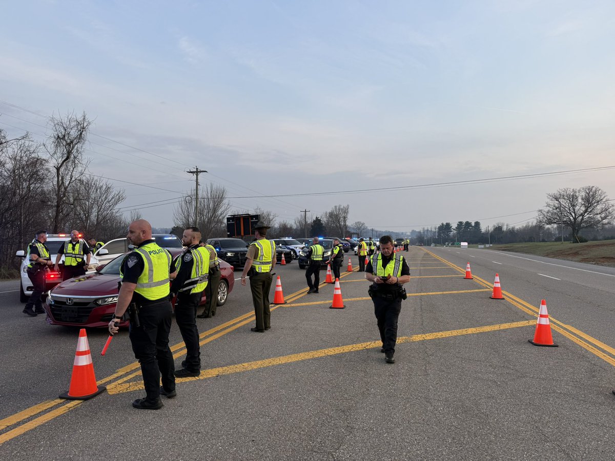 THPFallBranch tweet media