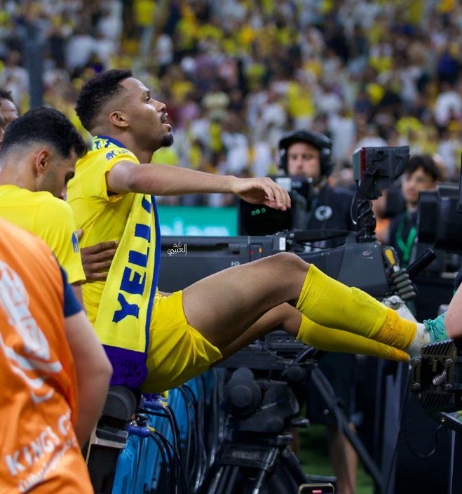 الفيلسـوـوـوف tweet media