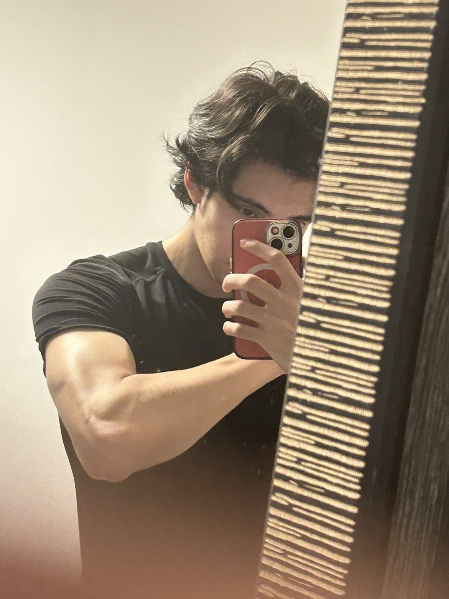 sveny tweet media
