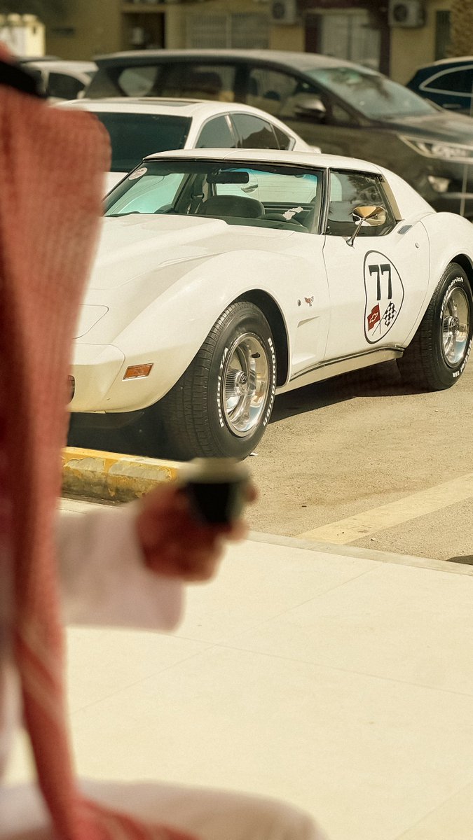 || عـزيز tweet media