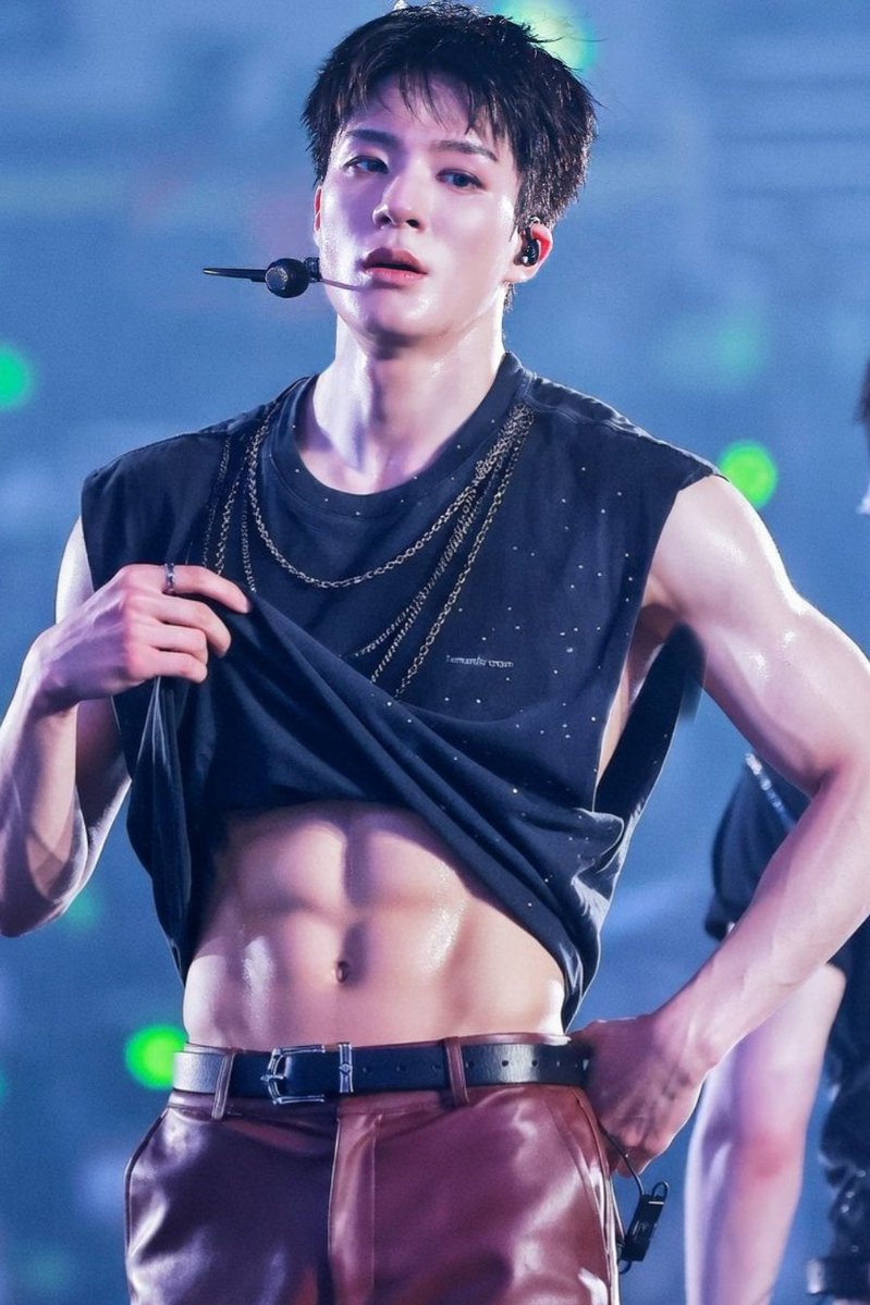 ☦︎︎ tweet media