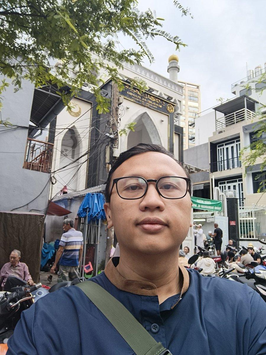 Flashback to 2005: a student in Melbourne spending Lebaran away from home. Now in 2026, here I am in Vietnam, once again celebrating without my wife &amp; family. 

​Despite the small Muslim community, the warmth of the people here makes it feel a little more like home. Eid Mubarak!