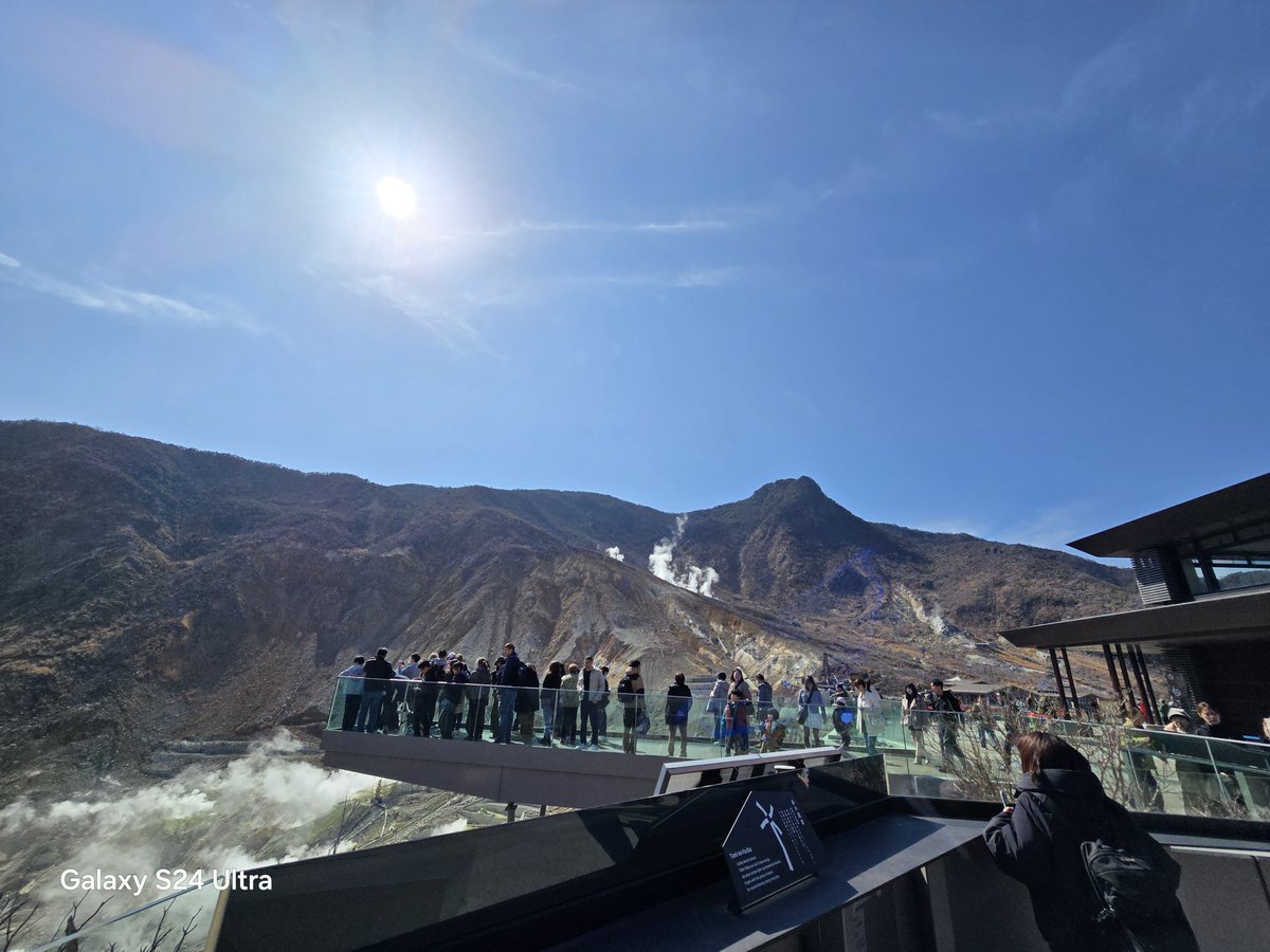 リースノー tweet media