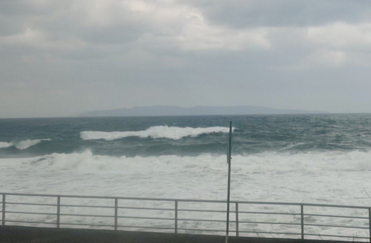 羽越本線，もう直ぐ桑川

佐渡島？かと思ったら，粟島だったわ
そりゃそうだ