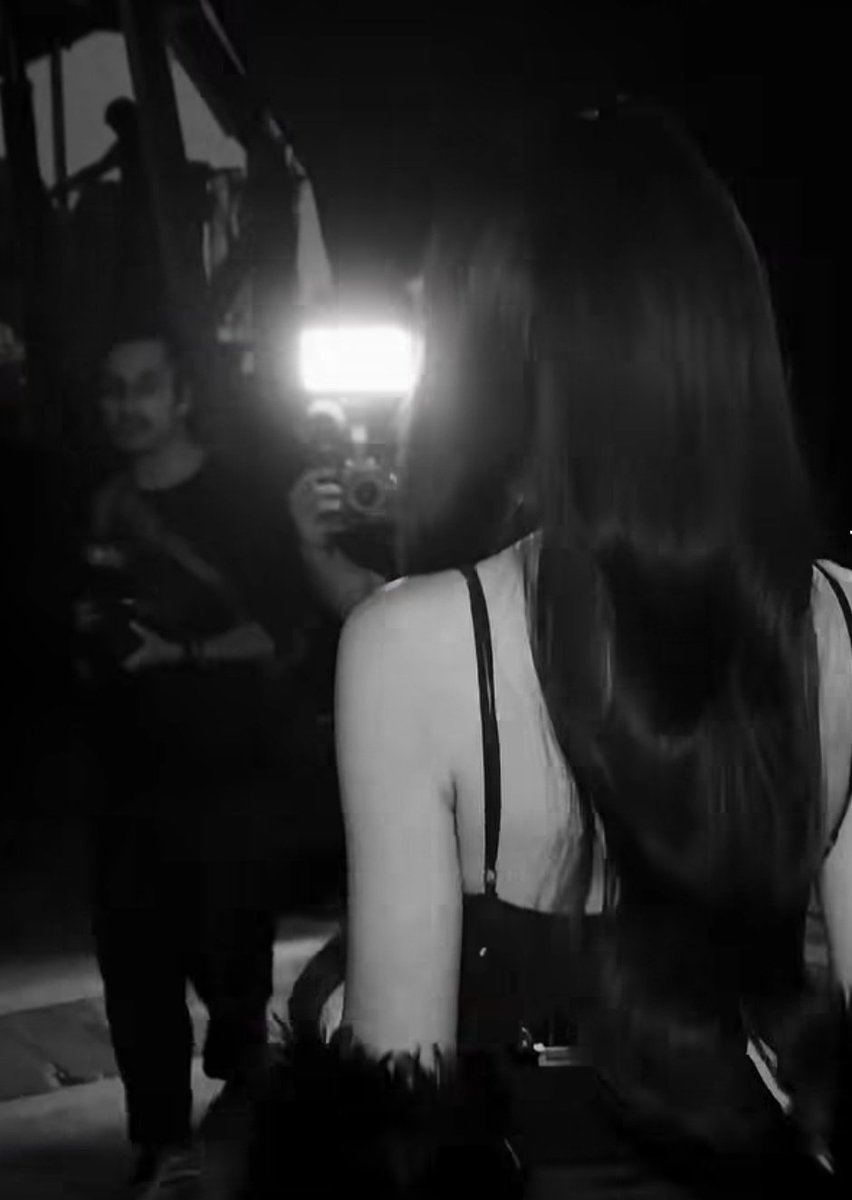 El 19 de Marzo de 2026  Kenia Hizo por Primera vez en México El Primer Listening Party en Vivo , con sede en el Palacio de Los Deportes esto la lleva a Ser la Pionera en Este nuevo estilo de Conciertos en la República Mexicana 
#KeniaOs #KDeKarma