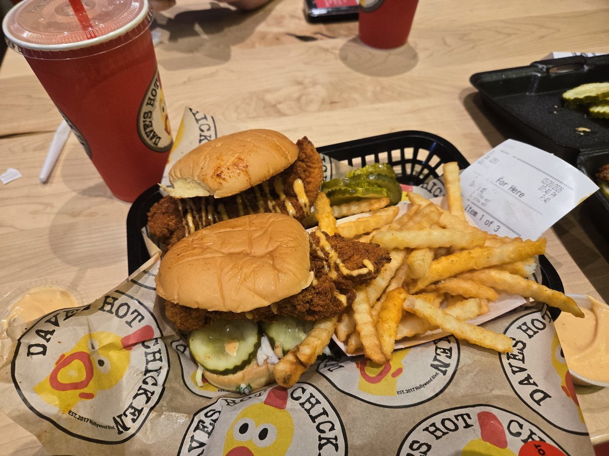 Lil' Hunter 🐯🍼 tweet media