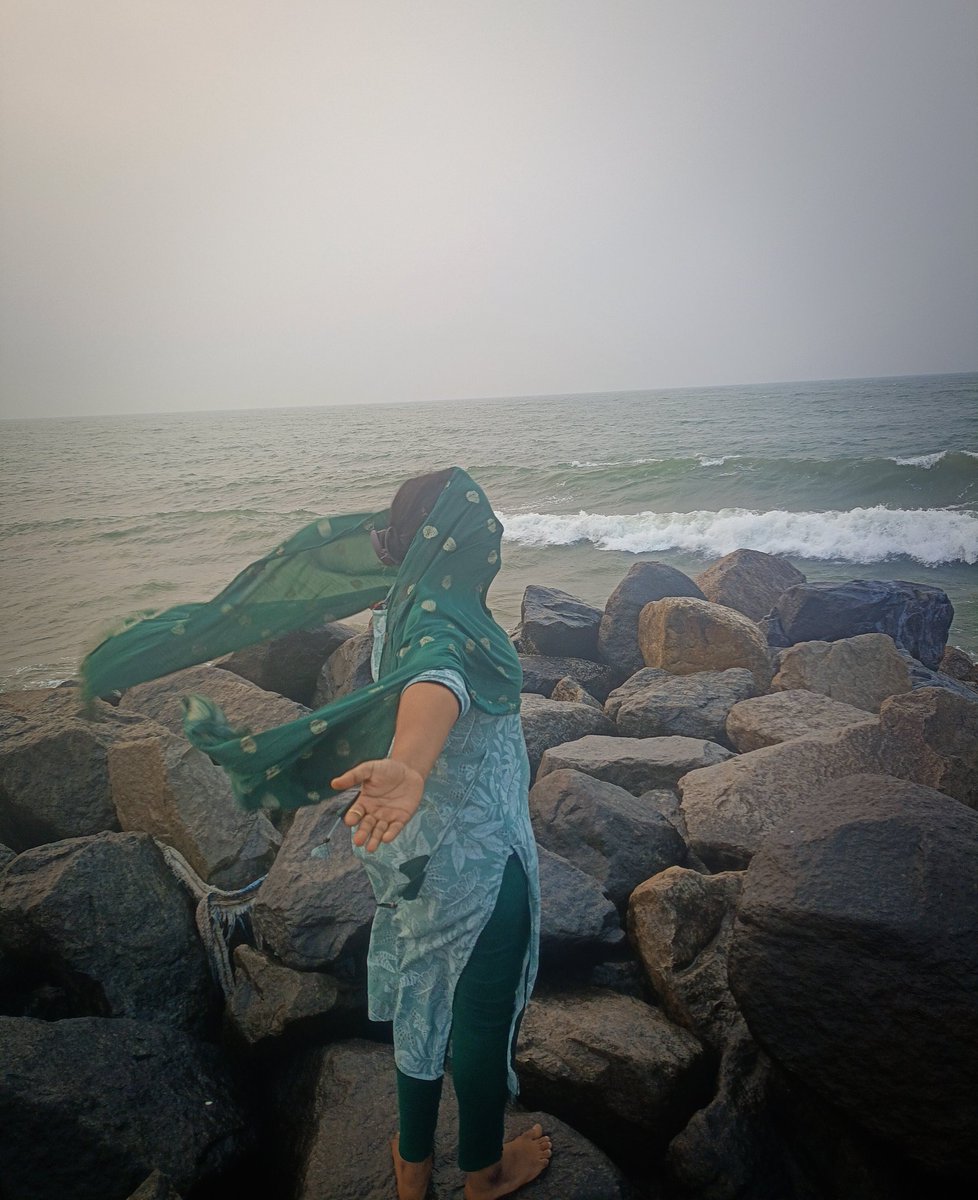 ଆକାଂକ୍ଷା 🌚 tweet media