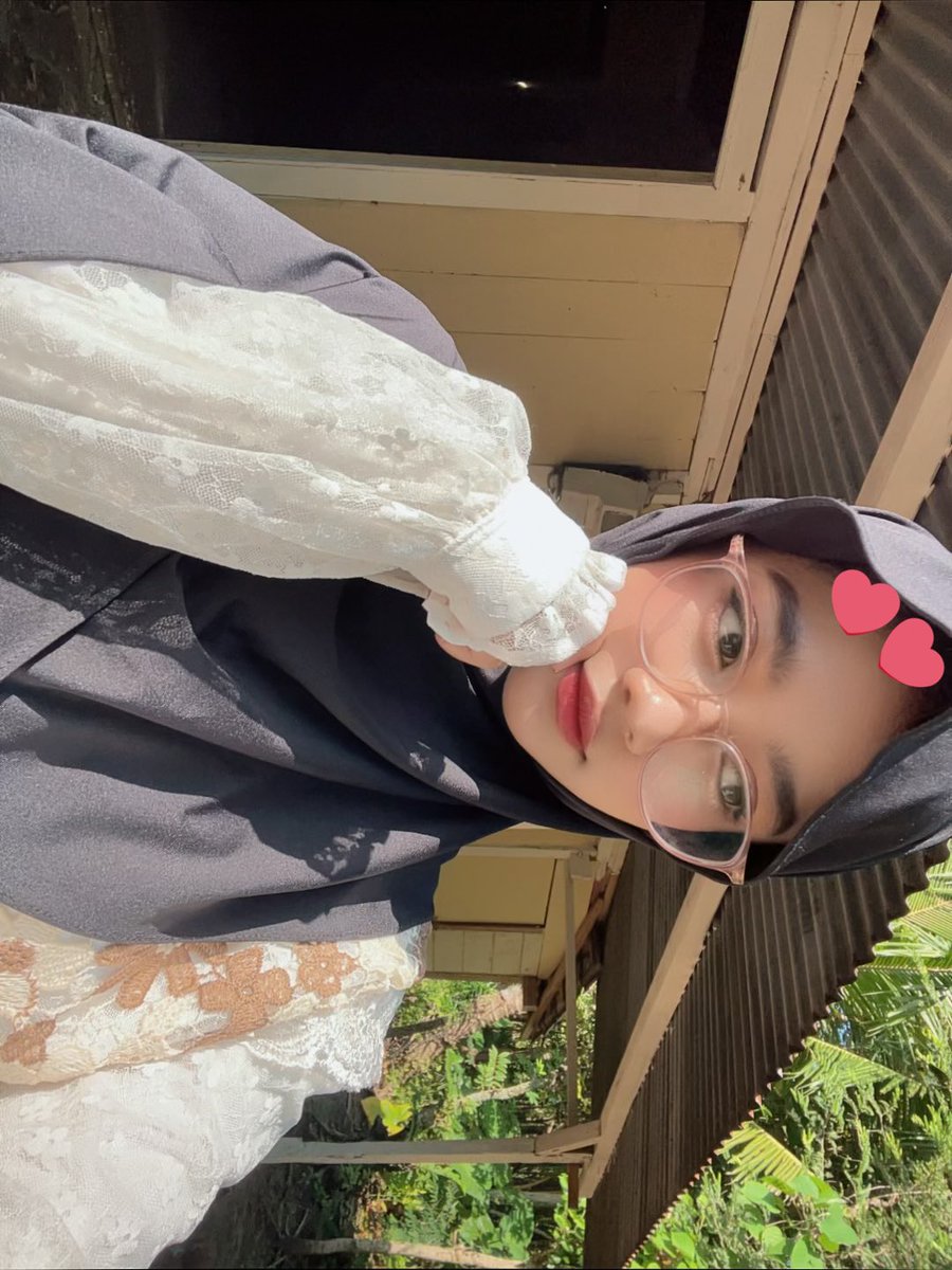 aya lanyholic tweet media