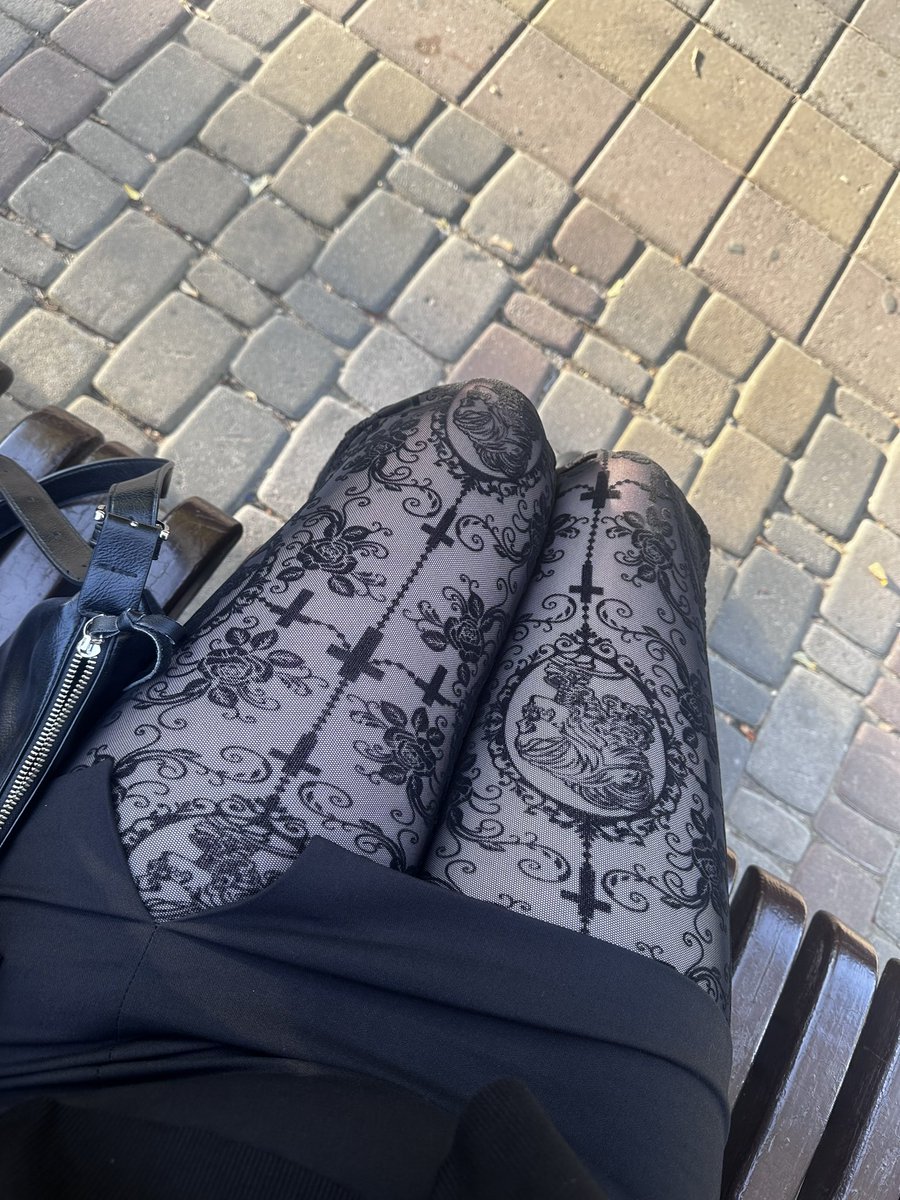 vampy mommy 🦇 tweet media