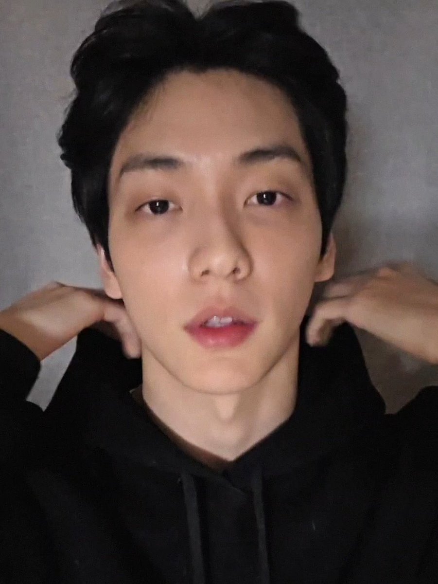 lana ☆ misses txt :( tweet media