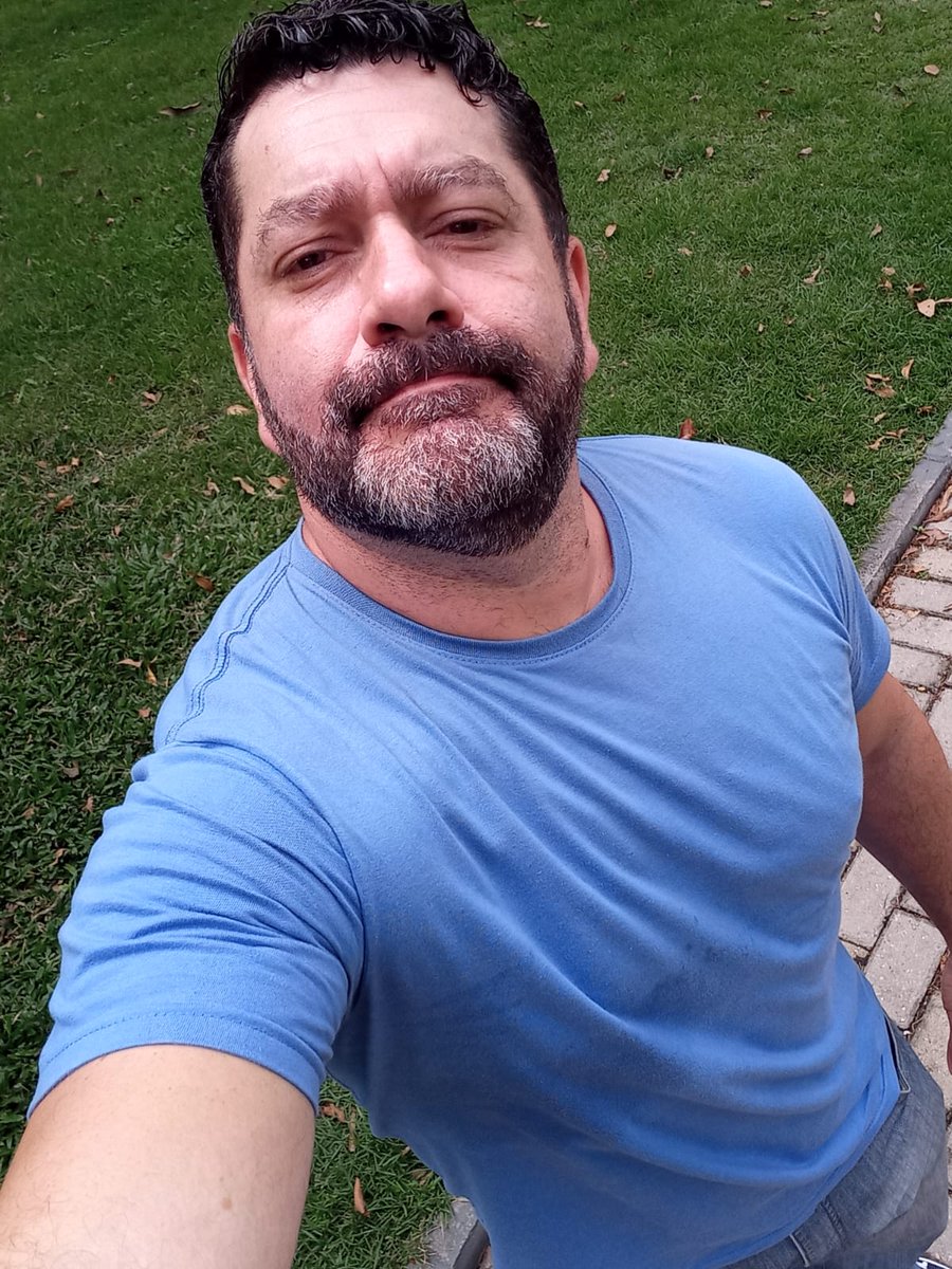 iadq79's tweet photo. Niver... fiz 47... tô ainda to rechonchudinho...
Me amo assim redondinho. Tô gordinho sim... https://t.co/KoYkxhWjFd