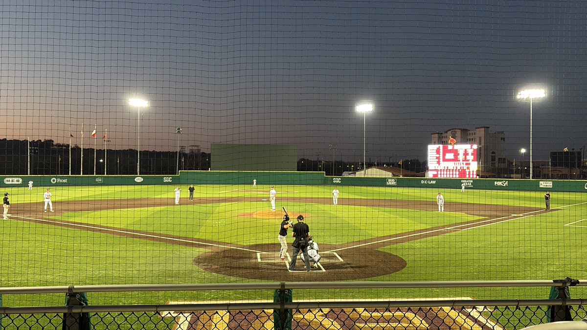 KTSWSports's tweet image. Bottom of the 8th 

R|H|E

#TXST 4|6|0
#UL 1|4|1
A pitching change from the Bobcats, Louisiana scores the first run. Louisiana changed pitchers twice as the Bobcats load the bases and Stewart hits a grand slam!

#TXST⚾ | #KTSWSports📻 | #EatEmUp😼