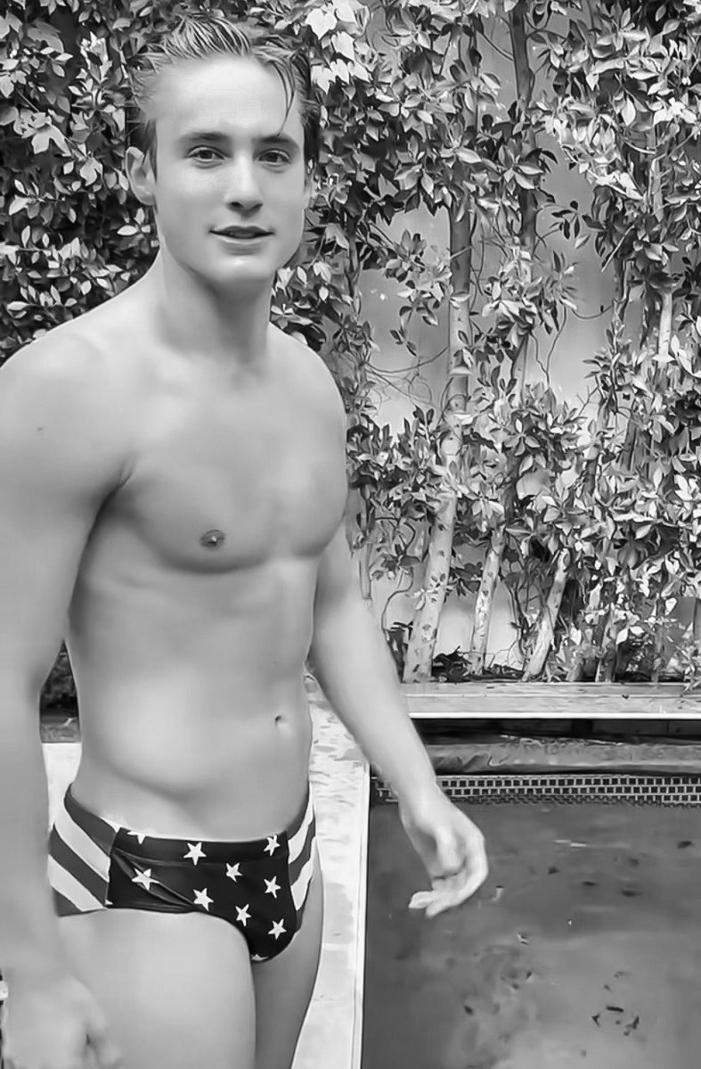 I’m f̶i̶n̶e̶ ̶ gay tweet media