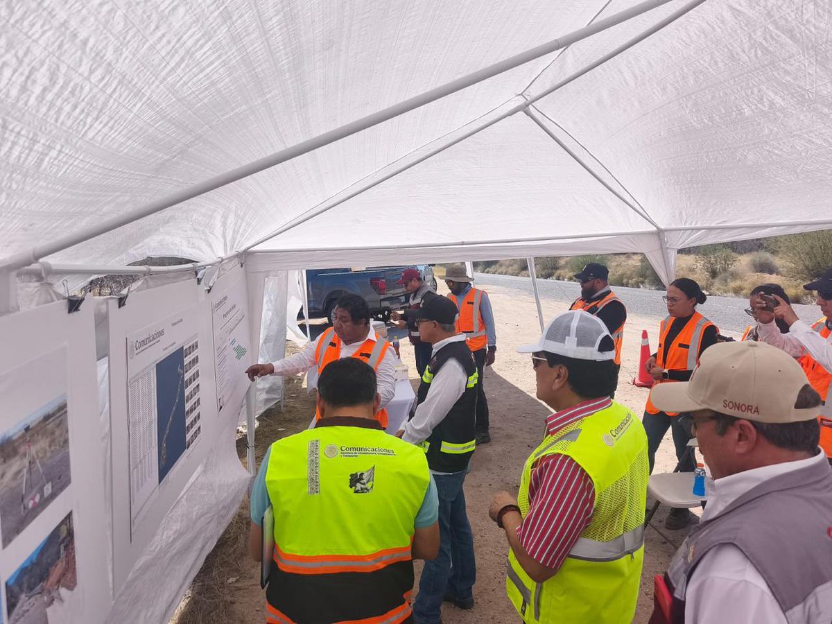 SICTmx's tweet photo. La #SICT construye en los estados de Sonora y Chihuahua  la carretera Guaymas-Esperanza-Yécora-Chihuahua, que beneficiara a más de 680 mil habitantes de ambos estados.

Hoy, el subsecretario de Infraestructura, Juan Carlos Fuentes Orrala, supervisó el avance de esta obra en compañía del personal del @csictsonora.