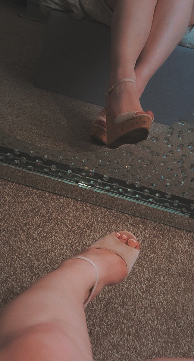 burgundyempress's tweet photo. Your tribute towards my trip to Greece 🇬🇷 🏝😍 on my Throne Wishlist! @official_throne https://t.co/TZl7y0cRVO
#subs #findom #paypig #sendpig #paypiggy #payslave #piggypays
#feetworshi̇p #feetfetısh 
#feetِ #FeetFridays #feetlovers #footloser #footfetısh https://t.co/spnZ7B32Wm