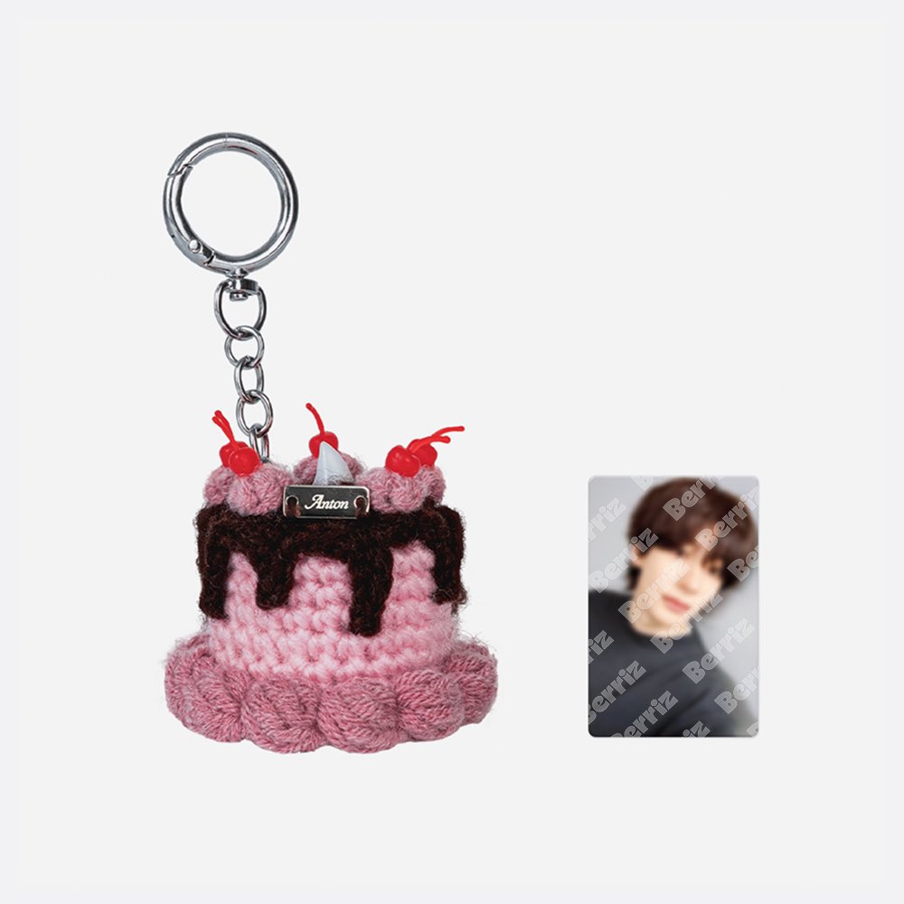 9oodystuff_'s tweet photo. หิ้วด่วนค่า  #ตลาดนัดriize

Happy Birthday ANTON
MD เค้กวันเกิดแอนตัน 🎂

♡ acrylic cake box 850.-
♡ mini cake keyring 490.-
♡ ค่าส่ง 40.-

- ส่งกลับแอร์ 23/3, รอ 3-5 วัน
- ตัดบัตร +2%

dm สั่งซื้อ หรือทัก @feelso9oods 🫶🏻 https://t.co/fpbeyOrZhx