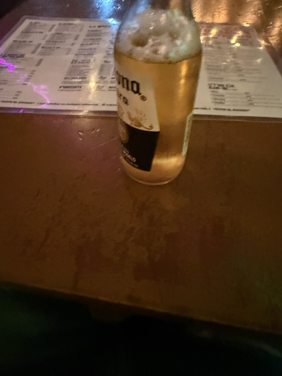 Tomando cervecita solo! Alguna pareja o Hotwife con permiso? 🍻🔥