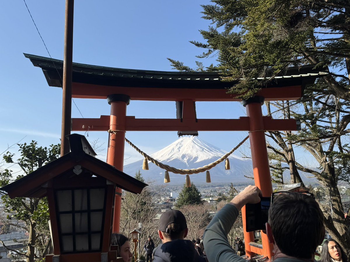 hiruandon_dd's tweet photo. 今日も元気だ💪

こーしーが美味い☕️

#富士山 https://t.co/hyD45GsqWW
