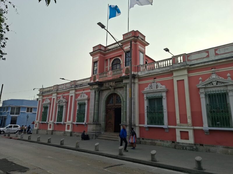 Octava magistratura toma posesión en el Tribunal Suprema Electoral TSE todanoticia.com/2026/03/20/oct… #TribunalSupremaElectoral #TSE #edificioYurrita #Guatemala #todanoticia