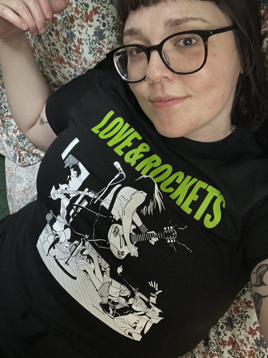 area woman tweet media