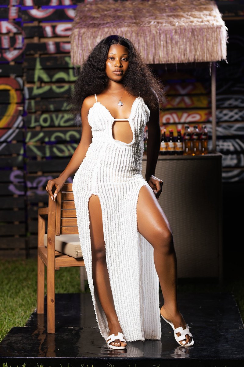 adesaprodltd's tweet image. Jam ? Hyping ? Turning the party up? Give it to Big Mama’s Children! 🤏🥂
They came prepared! 🔥

Photographed by : @drills_visus 

#PerfectMatchXtra #APL