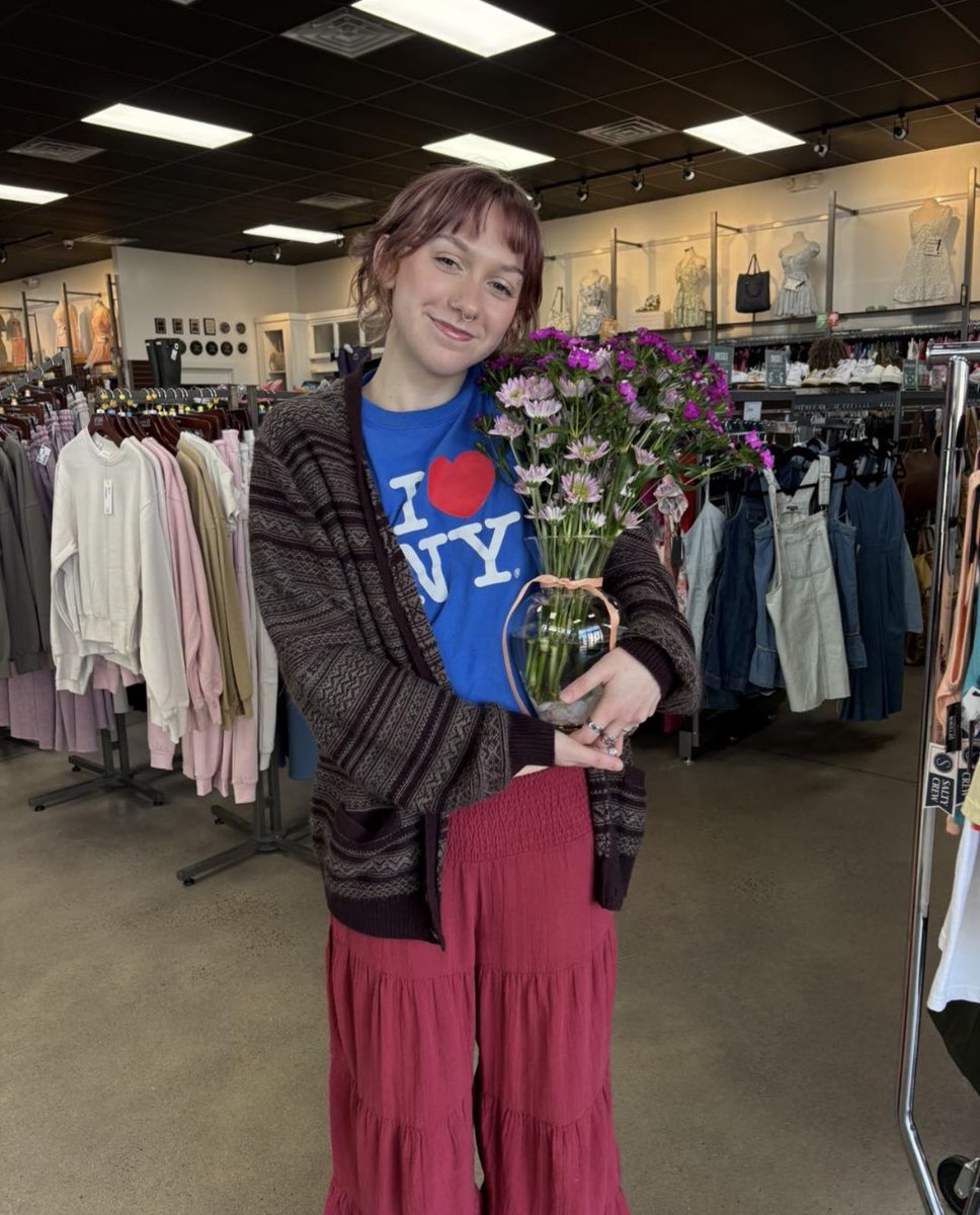 jeremy hawkeye renner tweet media