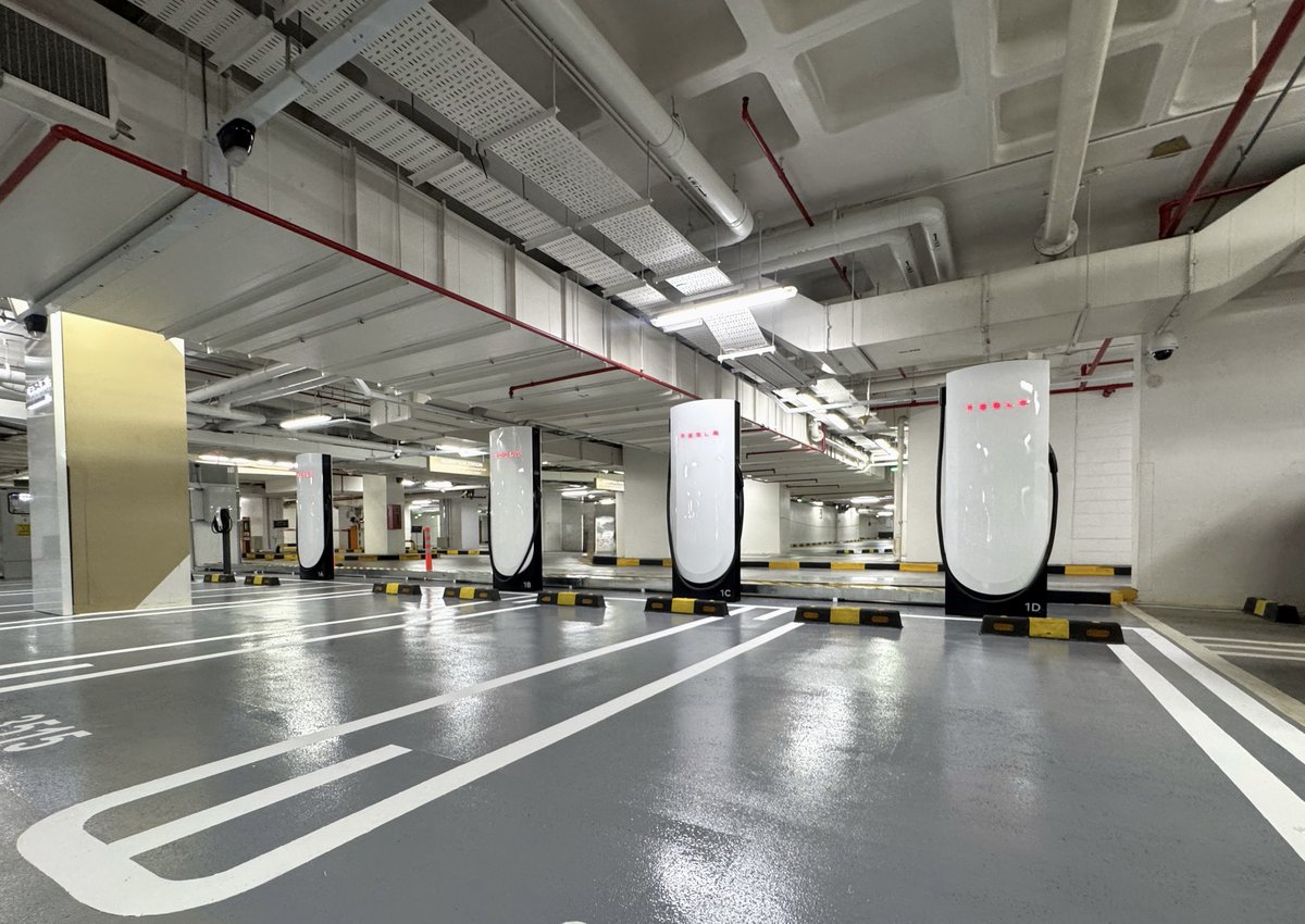 Tesla Charging tweet media