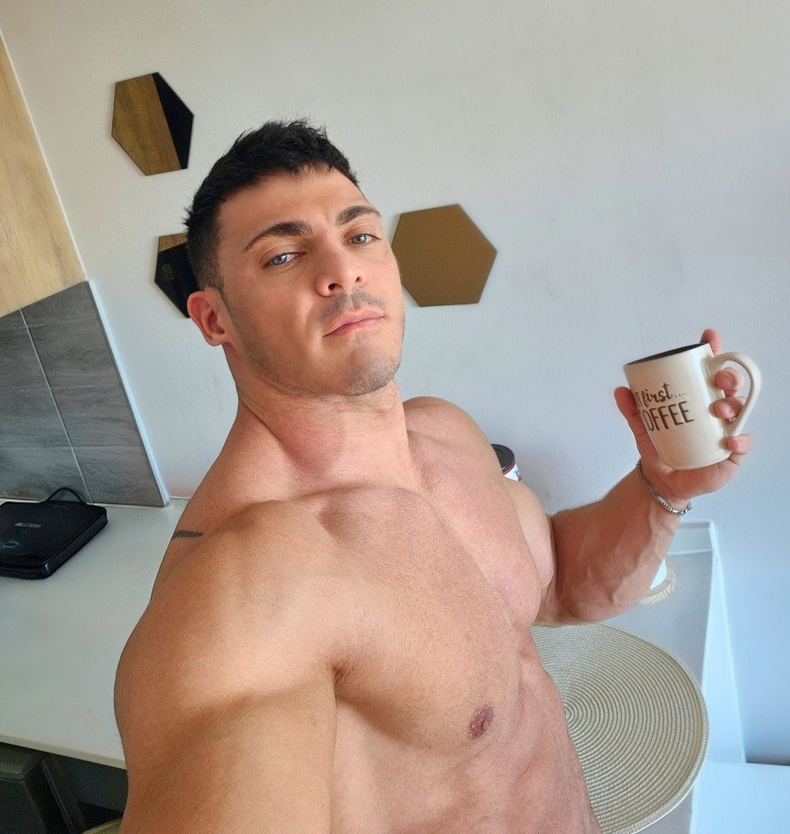 King Big Horse 👑 tweet media