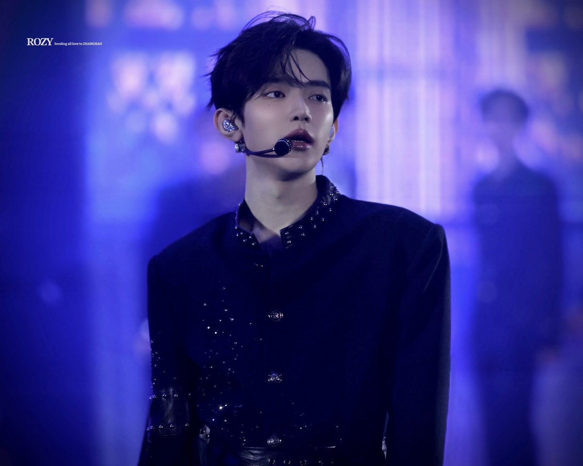 𝐑𝐎𝐙𝐘 tweet media