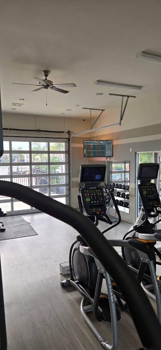 teejaytunez's tweet image. Nothing wrong with making music and staying in shape ! 💯🔥 #music #musicproducer #producer #goals #viral