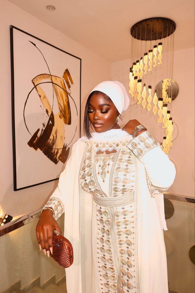 adetunrayor's tweet photo. Eid Mubarak to my fellow Muslims 

❤️🥹 https://t.co/rwwENgA1aG
