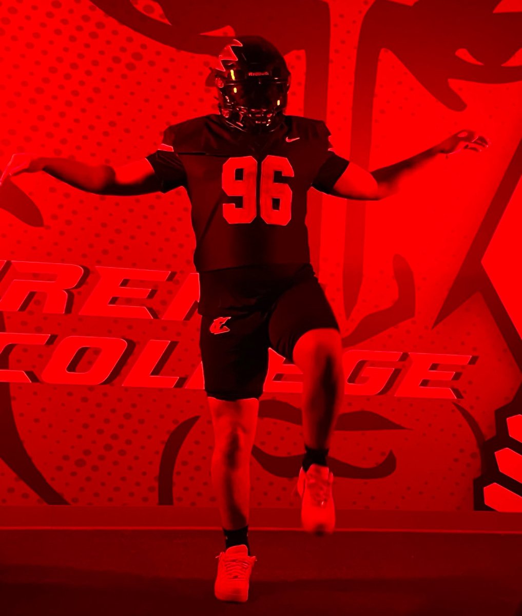 TheRedZoneCoach's tweet image. Big time DL from the state of KY on campus today for Official visit super excited let’s GO!!!🔥 future #RedDevils #WeAreEC #BringTheJuice🏴‍☠️