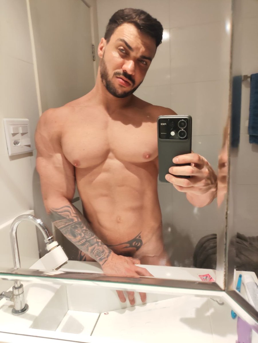 AlphaRobert tweet media