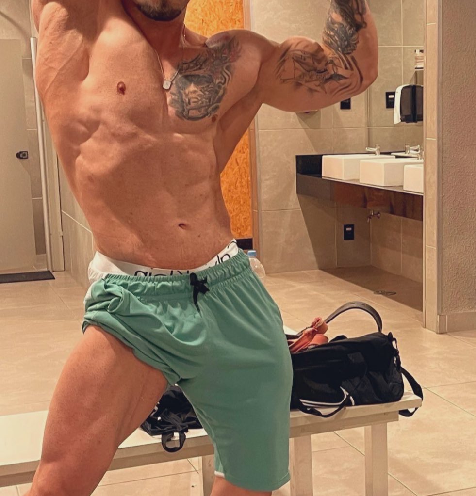 AlphaRobert tweet media