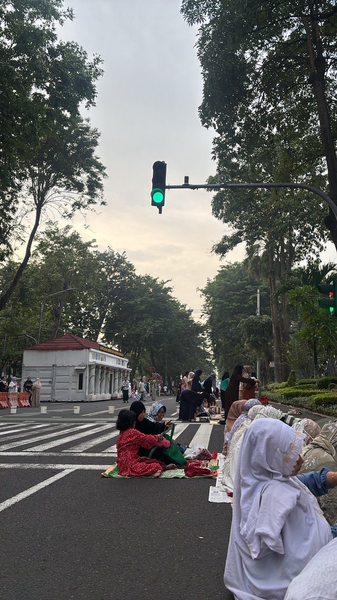 aphrodite tweet media