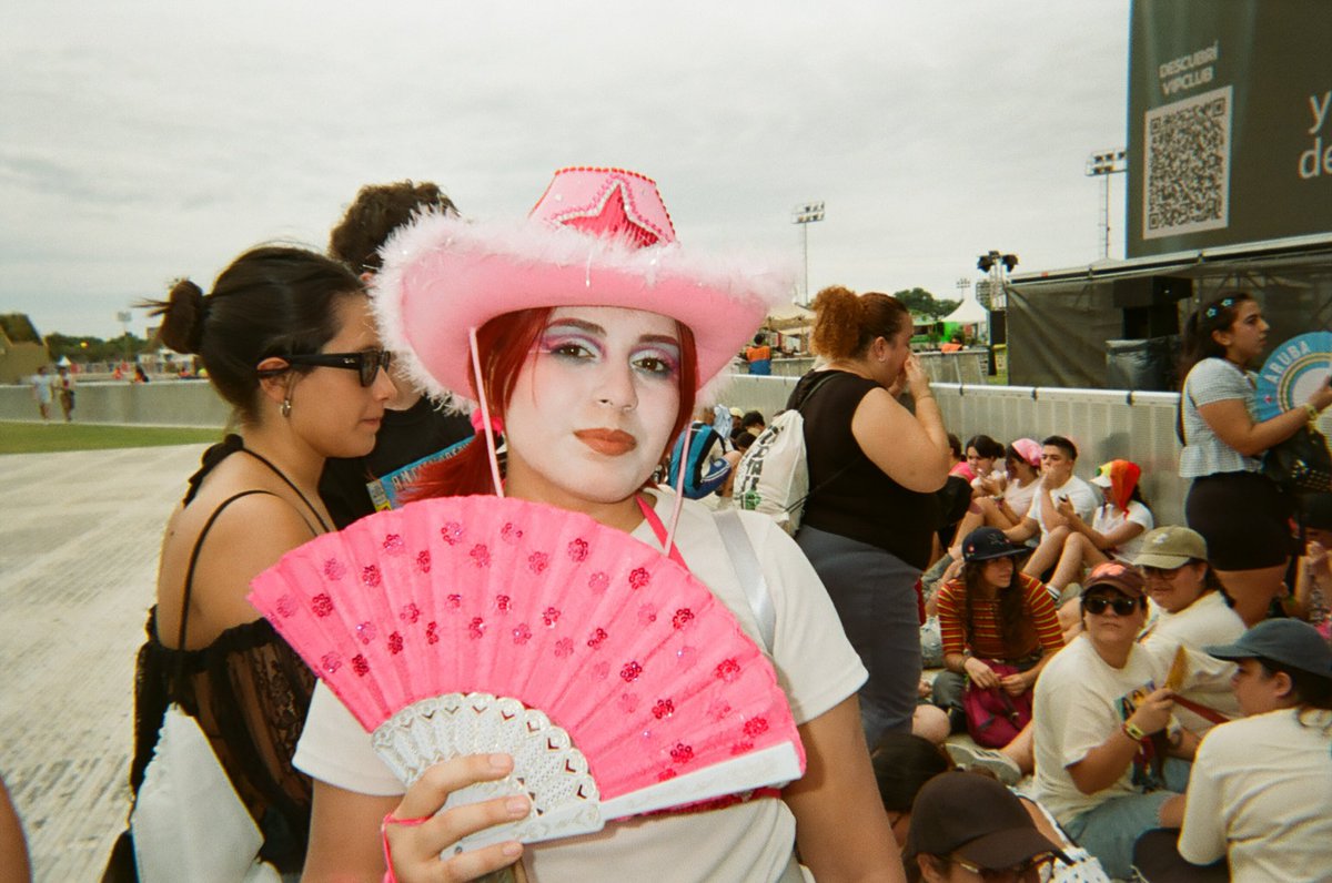 josensible's tweet photo. lollapalooza argentina 35mm :) https://t.co/yveTPRjIZh