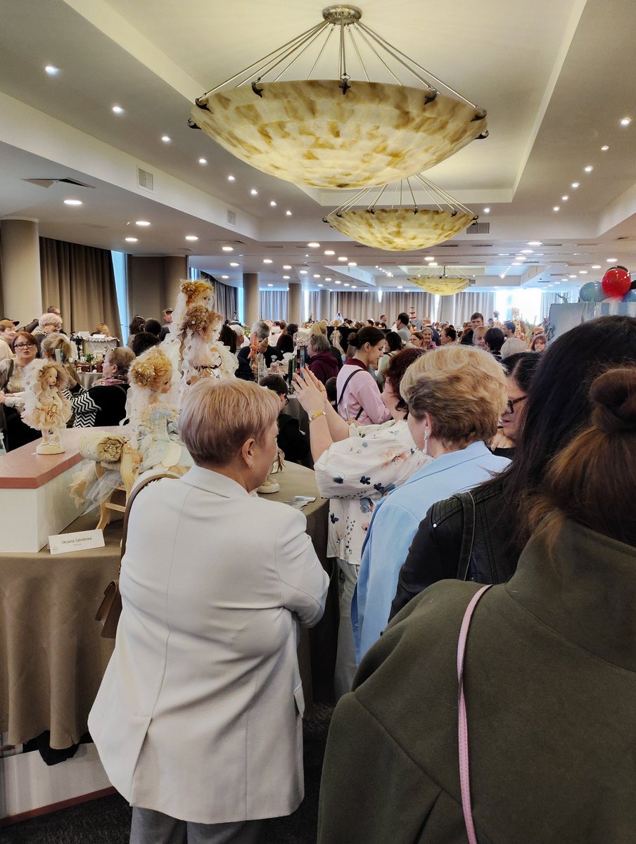 清水真理  作品集発売中。 tweet media