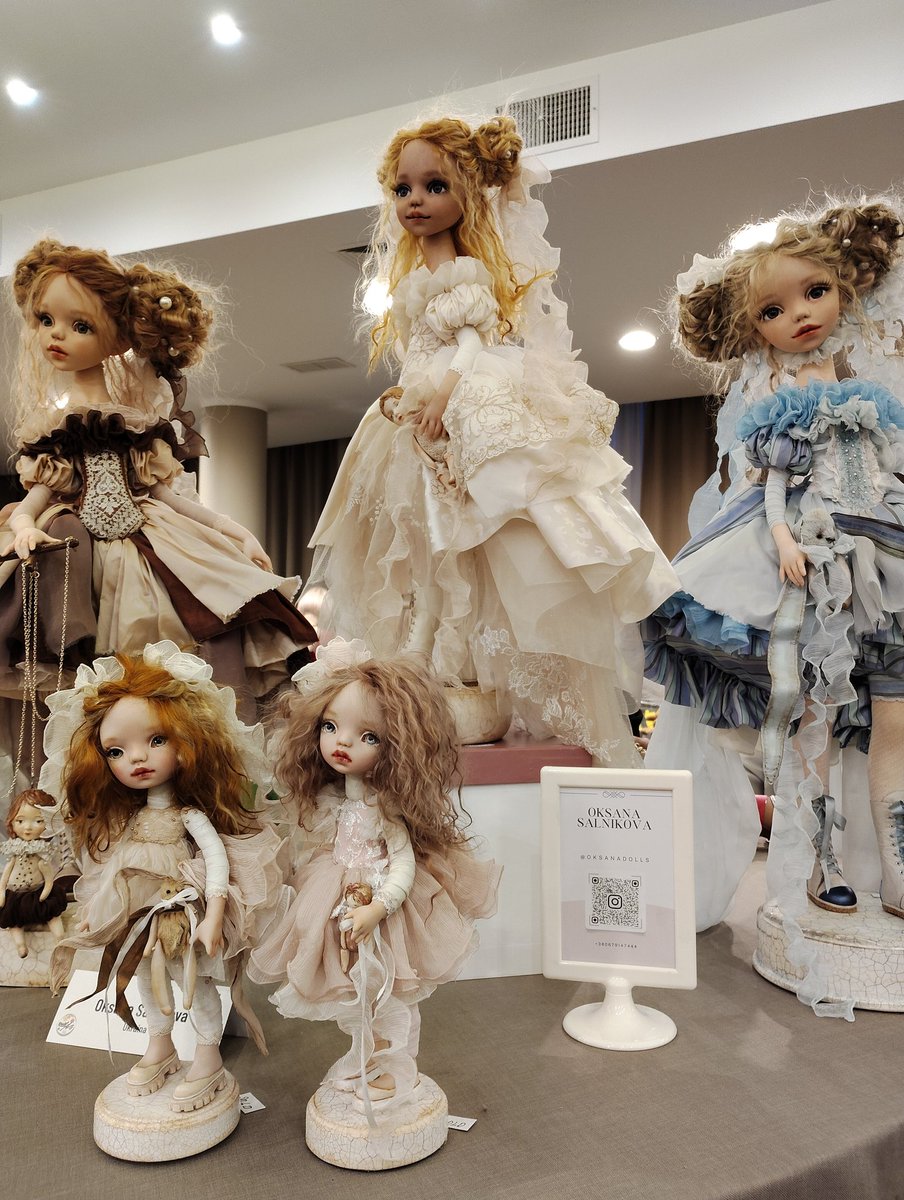 清水真理  作品集発売中。 tweet media