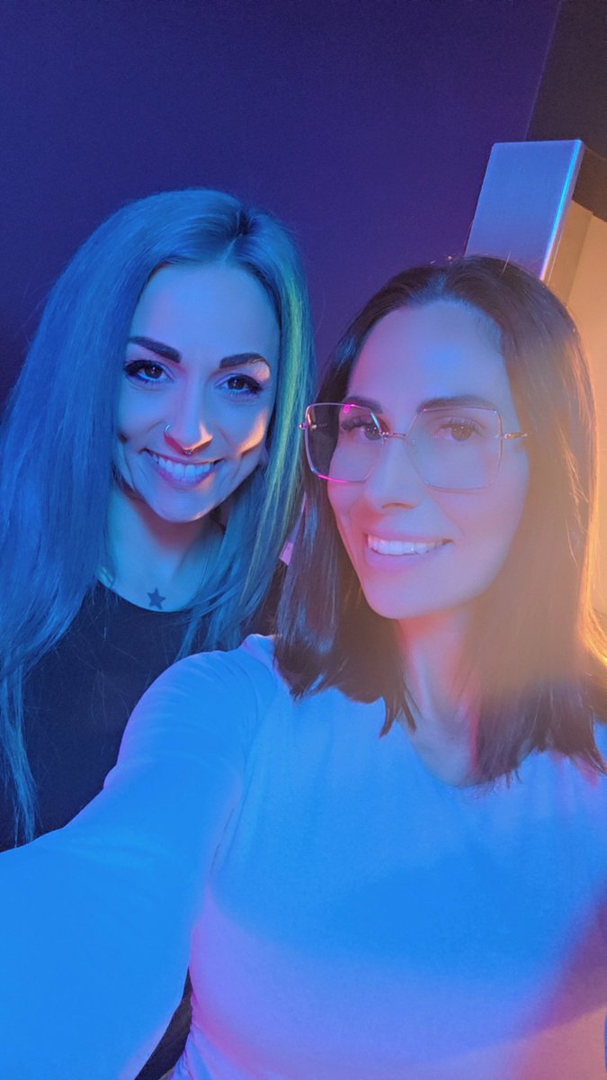 prylandry's tweet photo. Trop hâte de te voir ce soir 💙💗 vous faites quoi vous ce soir ? @BluGallou #quebecoise https://t.co/iPVdZyoMHh
