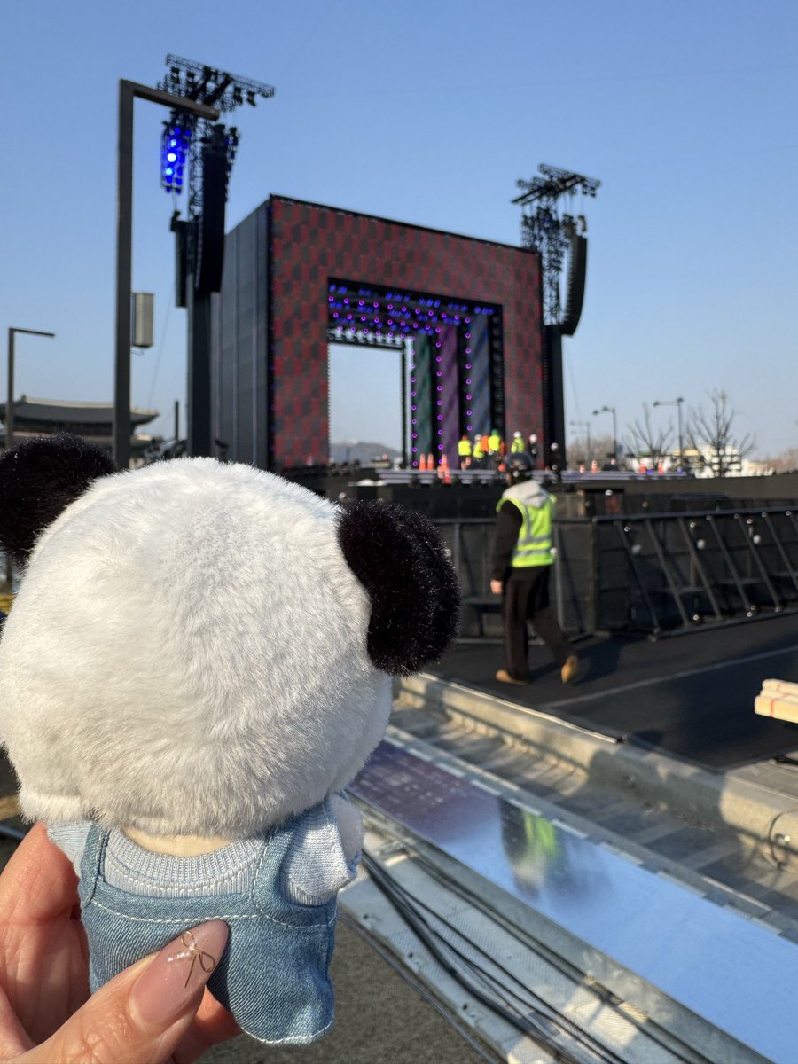 mikomikomiko_78's tweet image. ステージめっちゃ近い！！！

#BTS #BTS_ARİRANG #COMEBACK