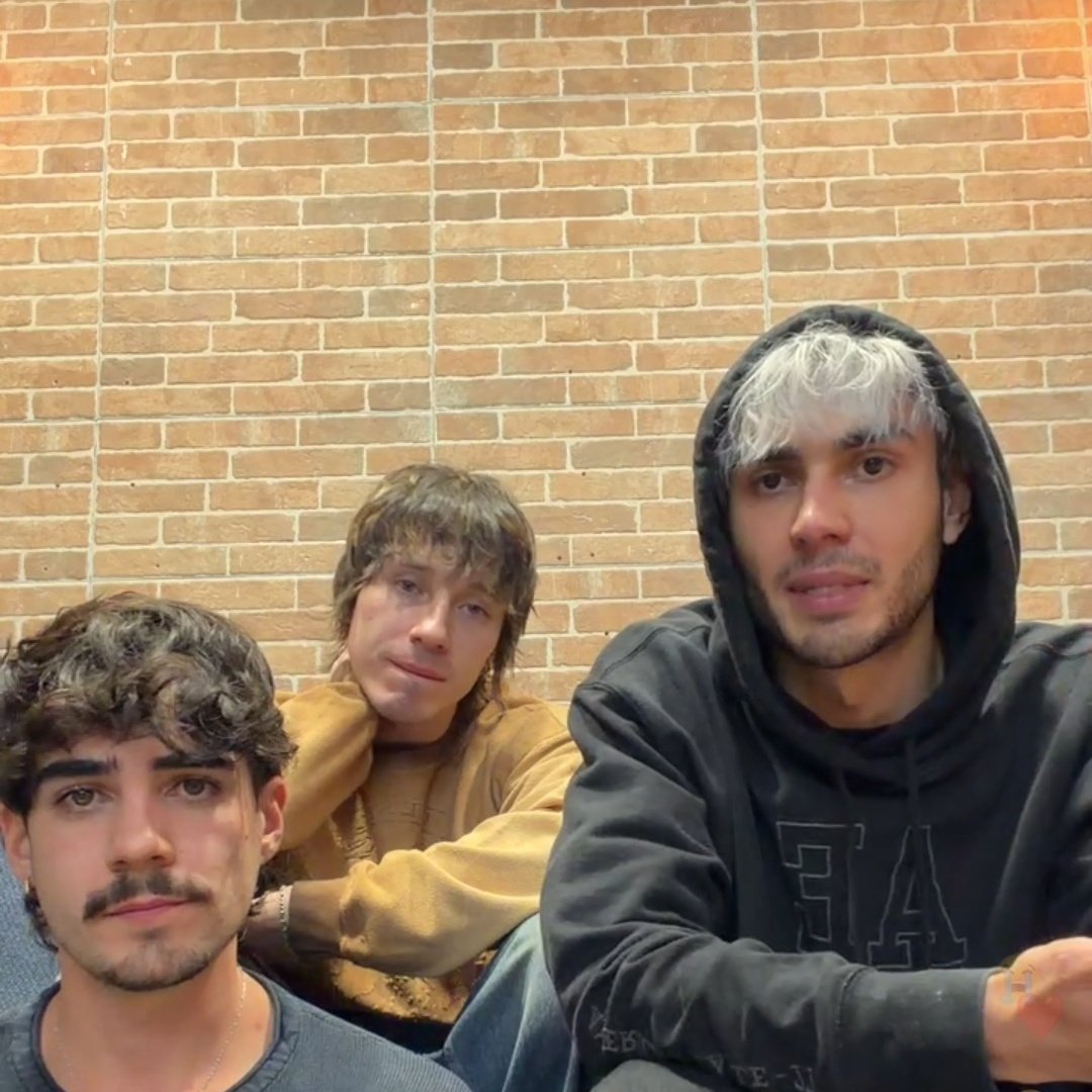 •Ximena• tweet media