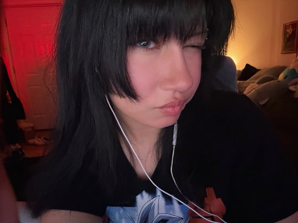 ꫝ𝓇𝒾 tweet media