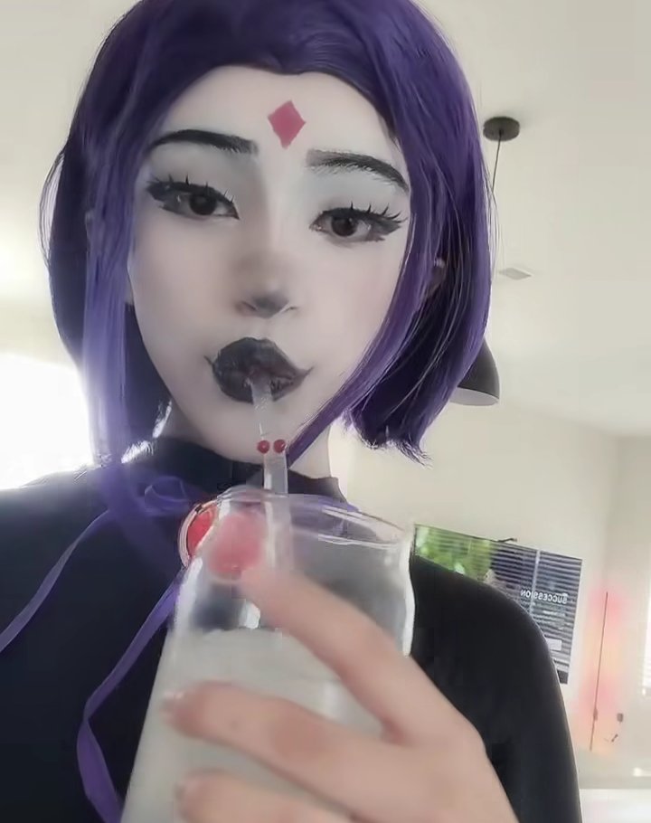 Blue Eyes super tweet media