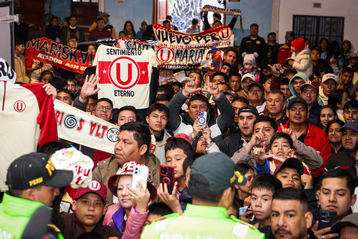 Universitario tweet media