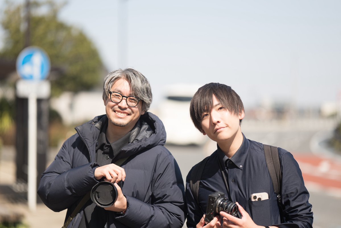 右のShiftキー tweet media