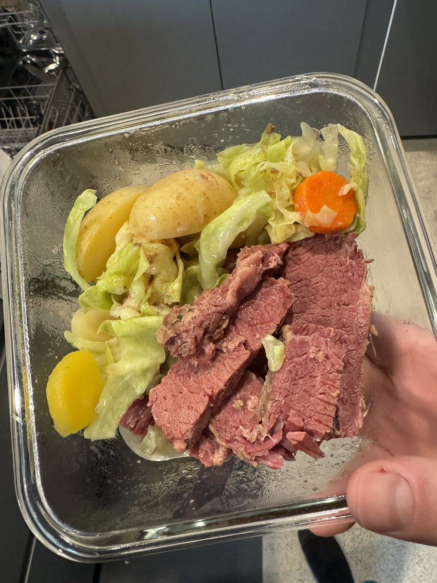 Sturt doinks tweet media