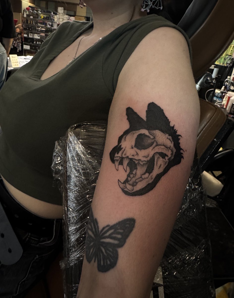 darian_batts's tweet photo. new tattoo just dropped https://t.co/FDkZuuD707